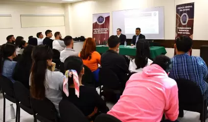 Imparte fiscal�a pl�tica "El ministerio p�blico garante de los derechos humanos 