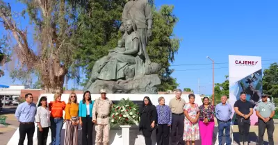 Conmemoran aniversario de natalicio de Plutarco El�as Calles.