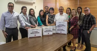 Entrega de material did�ctico a ceresos del estado