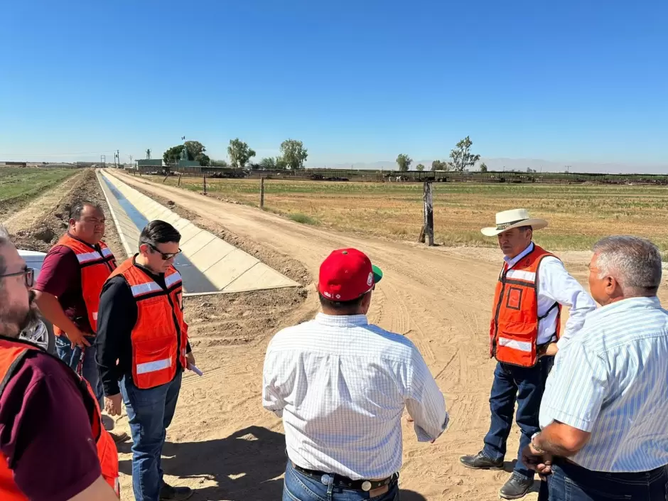 Obras de rehabilitaci�n de canales en el distrito de riego 014