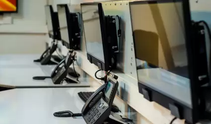 Centro de llamadas de emergencia. Servicio de comunicaci�n y llamadas de emergen