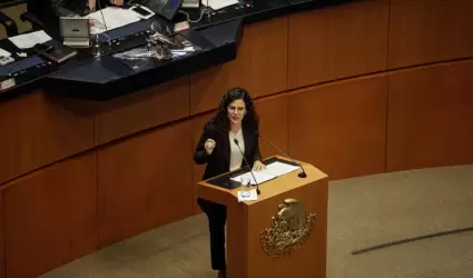 Luisa María Alcalde en el Senado
