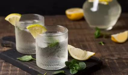 Vodka tonic.