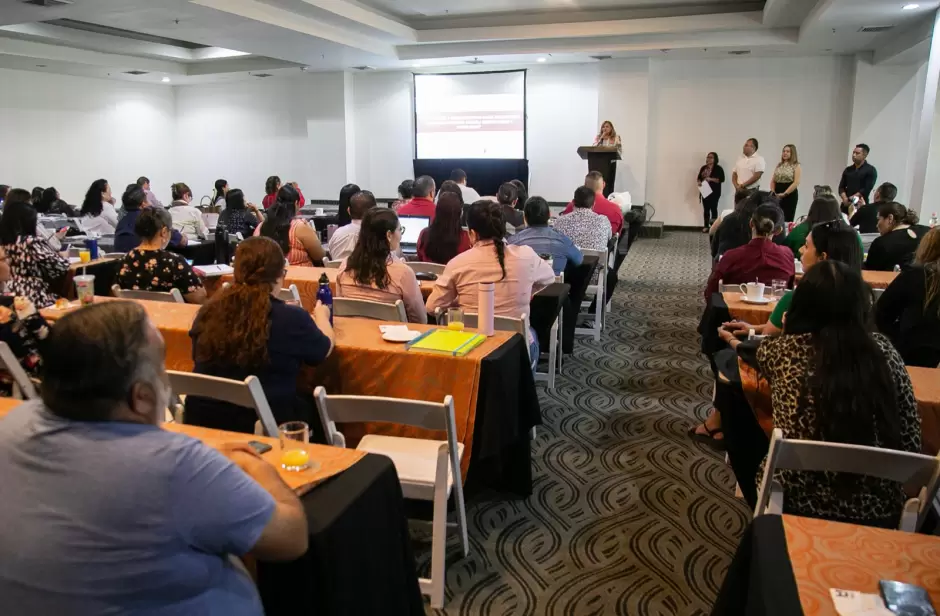 Capacitaciones a personal de educaci�n especial
