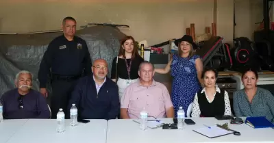 Encuentro con mesa directiva de vecinos en Lomas Hip�dromo