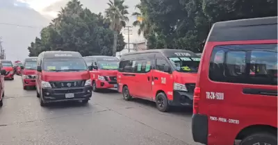 taxistas rojo y negro
