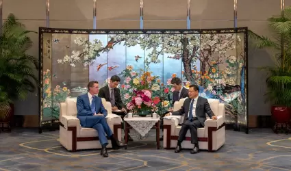 Gavin Newsom en gira de China