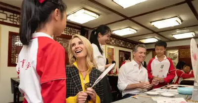 En China, una bienvenida californiana en la embajada de Estados Unidos