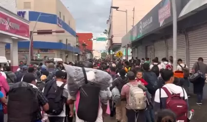 Caravana migrante sale de Tapachula, Chiapas