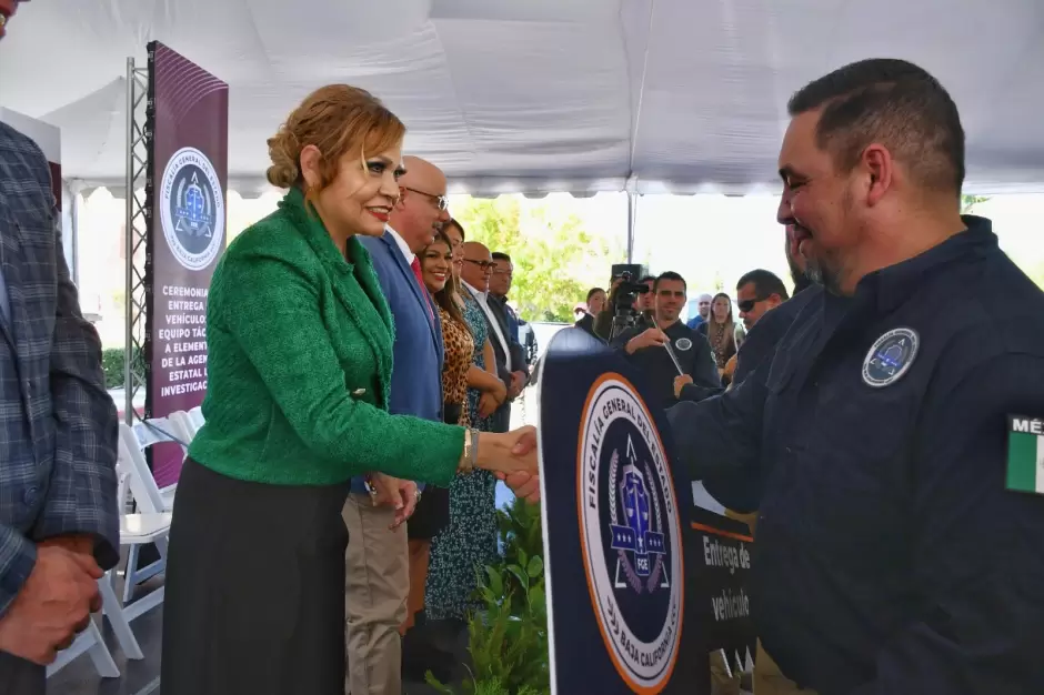 Entrega de equipo t�ctico, uniformes y veh�culos a la Agencia Estatal de Investigaci�n