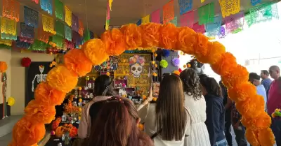 Conmemoran a agentes en D�a de Muertos
