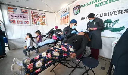 Brigada de salud y servicios en Mexicali
