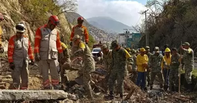 Personal de Sedena realiza remocin de escombros en Guerrero