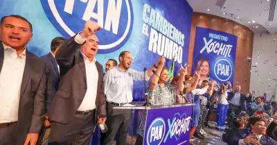 Xchitl Glvez formaliza su registro como candidata presidencial