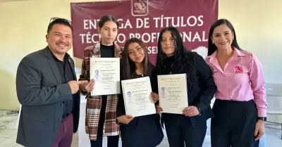 Entrega de t�tulos profesionales