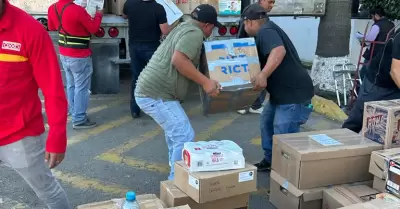 Env�an tr�iler con v�veres a damnificaos en Guerrero por el hurac�n Otis