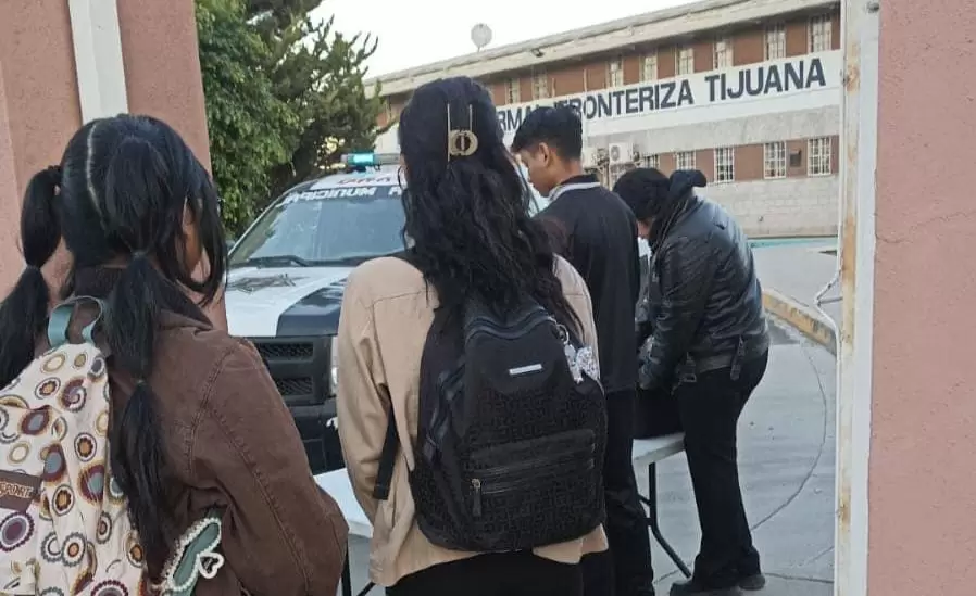 Escuela Normal Fronteriza reinicia clases bajo riguroso operativo de seguridad