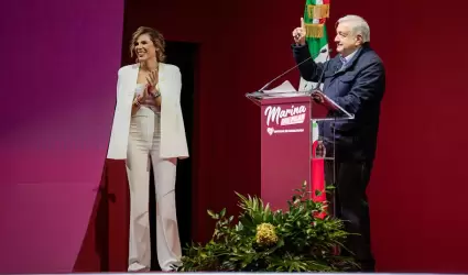 Marina del Pilar y Andr�s Manuel L�pez Obrador