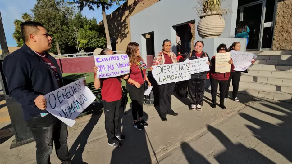 Manifestantes exigen prestaciones