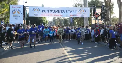 Carrera de Acci�n de Gracias de Father Joe's Villages para Ayudar a Vecinos Nece