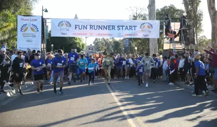 Carrera de Acci�n de Gracias de Father Joe's Villages para Ayudar a Vecinos Nece