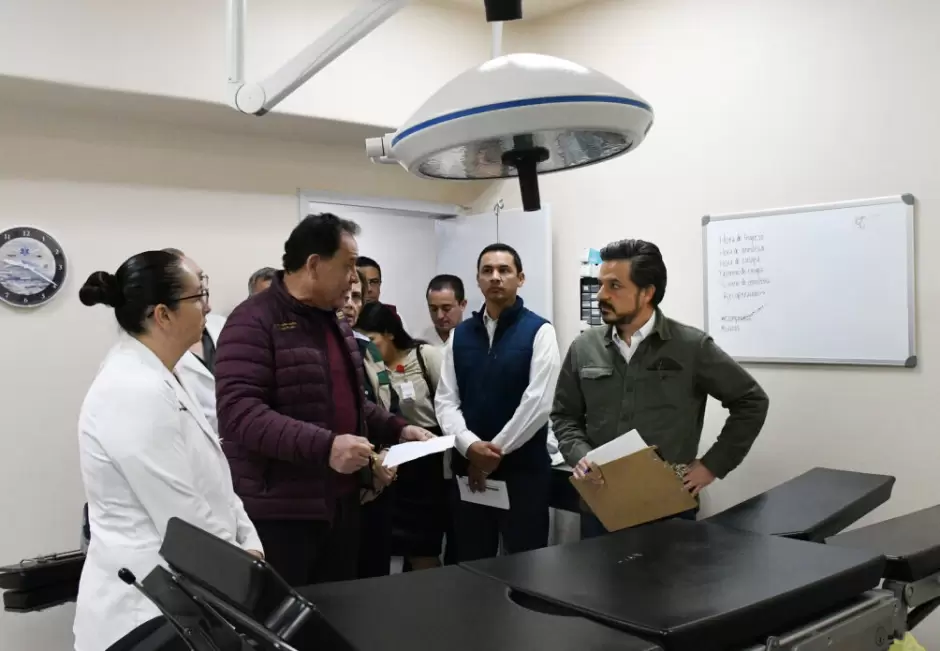 Zo� Robledo recorre unidades m�dicas de San Felipe, BC
