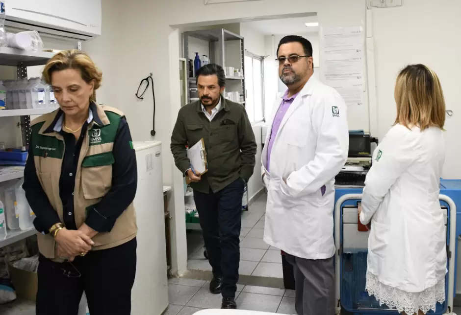 Zo� Robledo recorre unidades m�dicas de San Felipe, BC