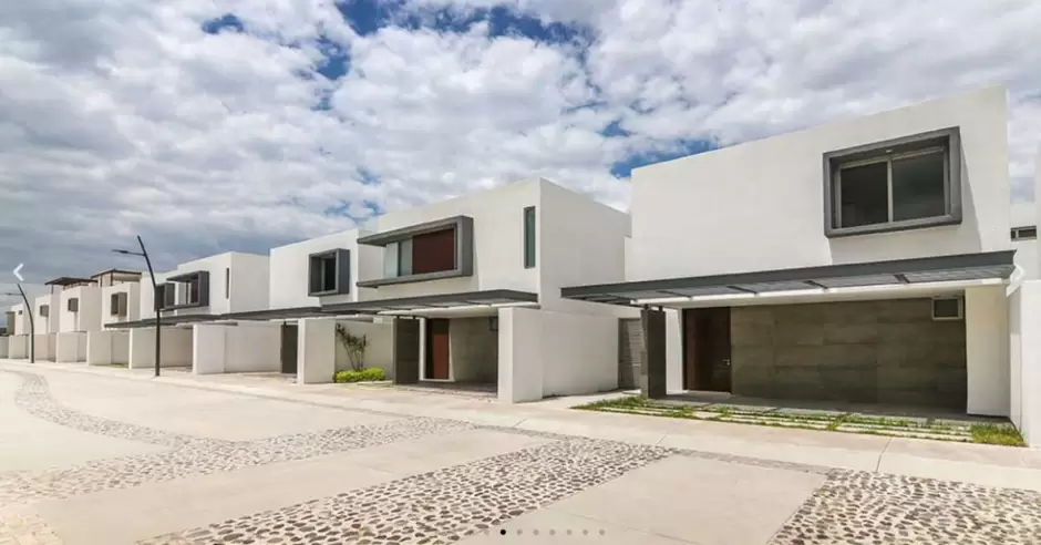 Fraccionamiento de Jes�s Ociel Baena, Punta de Cielo.