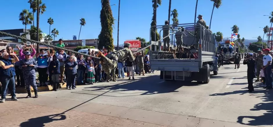 Desfile c�vico deportivo conmemorativo al 113 aniversario del inicio de la Revoluci�n Mexicana
