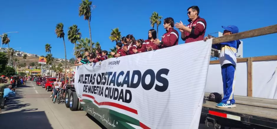 Desfile c�vico deportivo conmemorativo al 113 aniversario del inicio de la Revoluci�n Mexicana