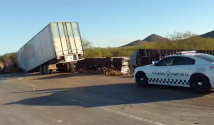 Choque de tráileres en carretera Guaymas-Hermosillo