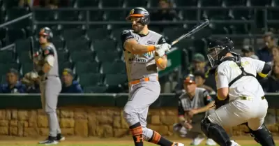 Naranjeros enfrent� a Ca�eros en el segundo juego de la �ltima serie de la prime