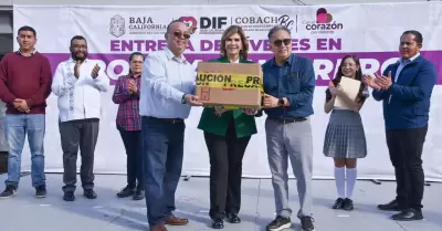 Entrega Cobach BC v�veres en apoyo a personas damnificadas por el hurac�n Otis