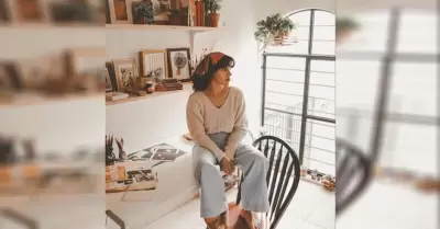 Artista visual de BC, �nica representante mexicana en la V Bienal del Sur, calle