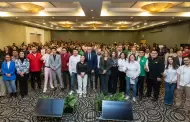 Dirigentes juveniles de partidos políticos firman compromiso con el IEE Sonora