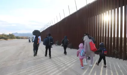 VIDEO: Traficantes de migrantes controlan frontera en zona de Jacumé