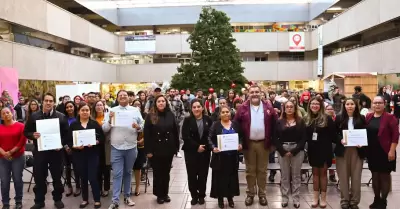 Gobierno de Montserrat Caballero entregó reconocimientos a estudiantes del progr