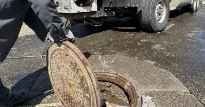 Limpieza de red de alcantarillado sanitario en la colonia Mariano Matamoros