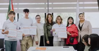 Premia Ayuntamiento a ganadores de concurso de dibujo