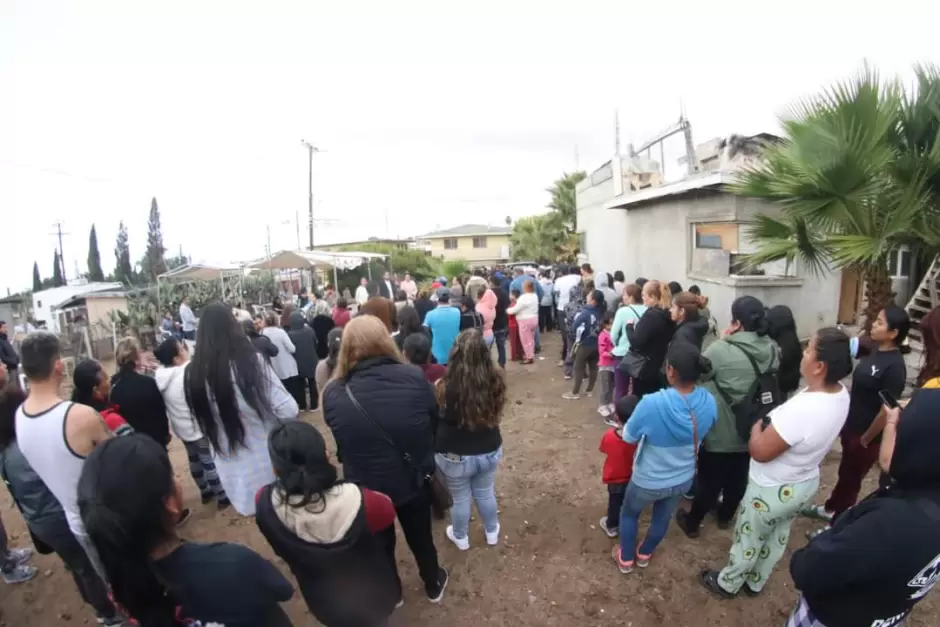 Entrega Araceli Brown Figueredo 12 mil cenas navide�as a familias vulnerables de Rosarito