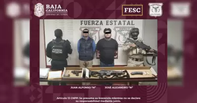 Detiene a hombres en posesi�n de armas y veh�culo con reporte de robo