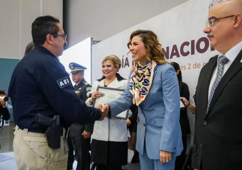 Polic�as de Baja California