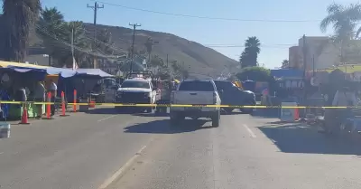 Atacan y matan a balazos a hombre mientras iba en su auto por Playas Tijuana