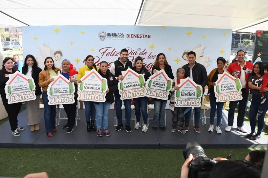 Festejo de D�a de Reyes en colonia Popular 89