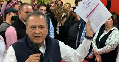 Manlio Fabio Beltrones se registra como aspirante a candidatura al Senado por la