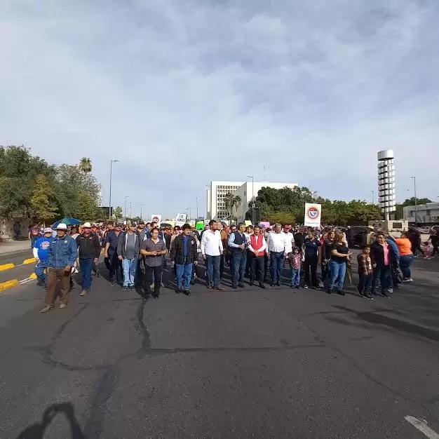 Sindicatos afiliados a la CTM Sonora, se manifestaron este domingo por las calles de Hermosillo