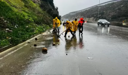 Refuerza Ayuntamiento de Tijuana labores de limpieza de vialidades tras lluvias