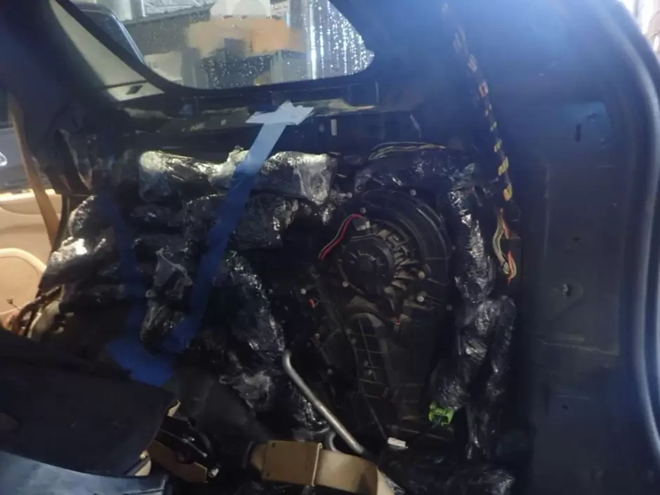 La Oficina de Campo de CBP San Diego logra una trifecta de decomisos: narc�ticos, armas y dinero