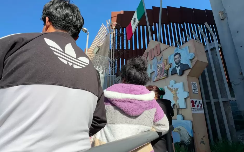 Huyen del crimen y buscan asilo en EU