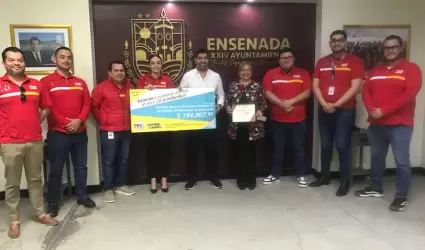 Donativo oxxo a DIF Ensenada
